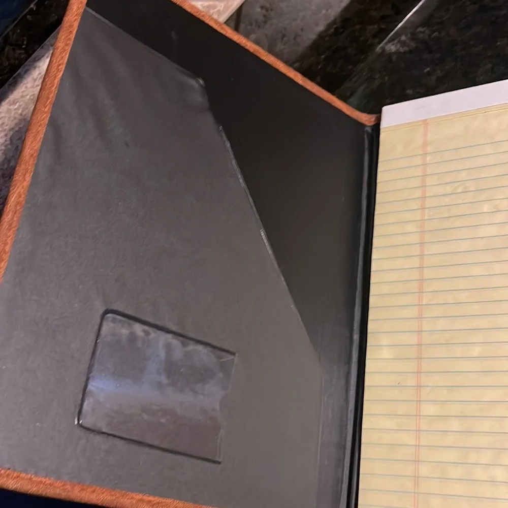 Bundle of two notebooks.